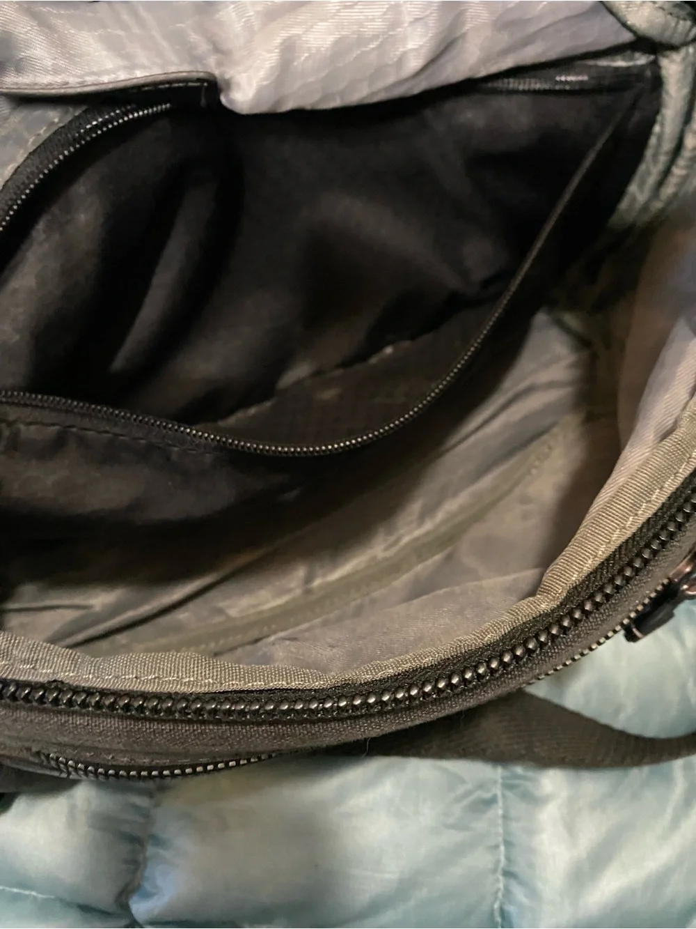 EUC Mens Tumi Black Leather-Front Sling.  Retail $450